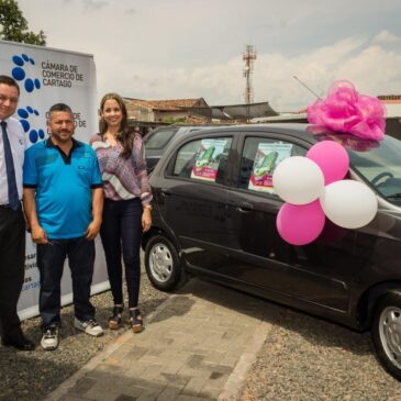Cámara de Comercio entregó el carro